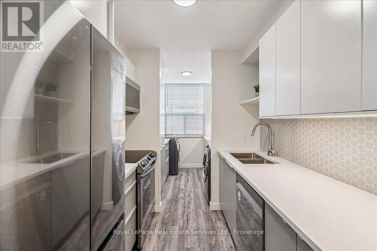 812 - 966 Inverhouse Drive, Mississauga (Clarkson), Ontario  L5J 4B6 - Photo 11 - W12747628