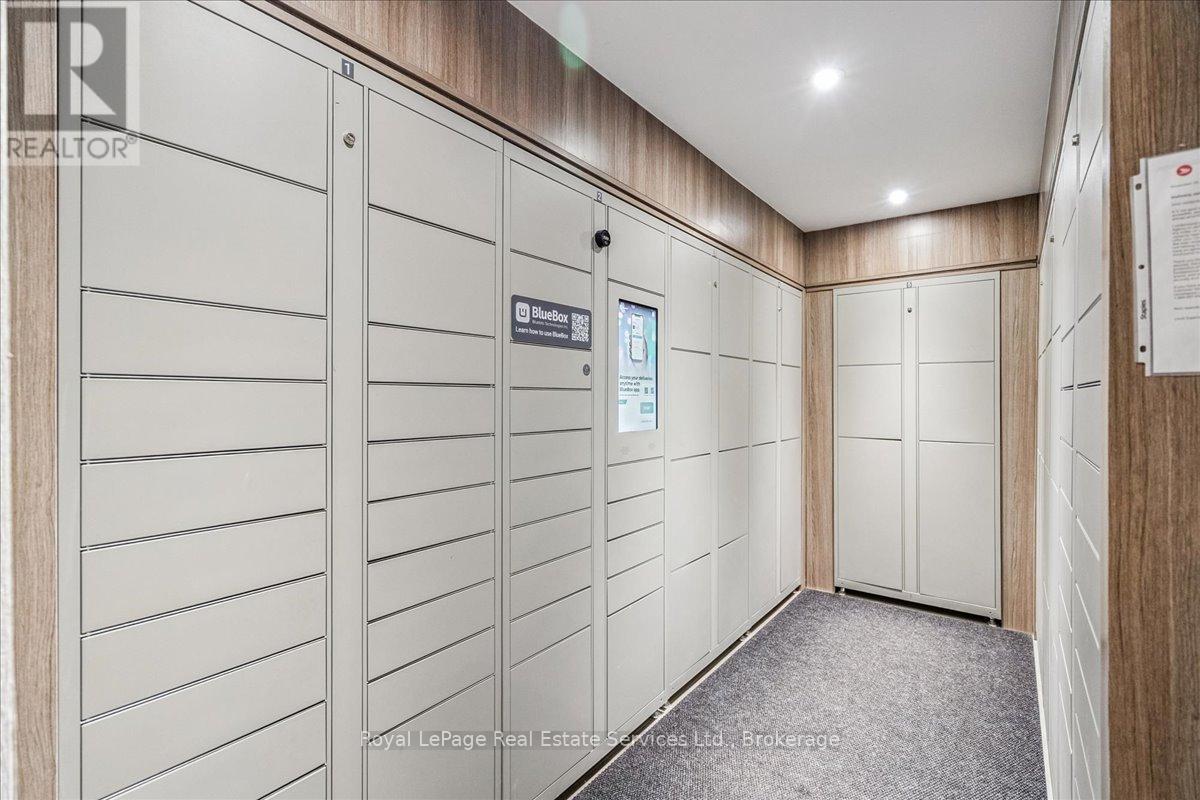 812 - 966 Inverhouse Drive, Mississauga (Clarkson), Ontario  L5J 4B6 - Photo 4 - W12747628