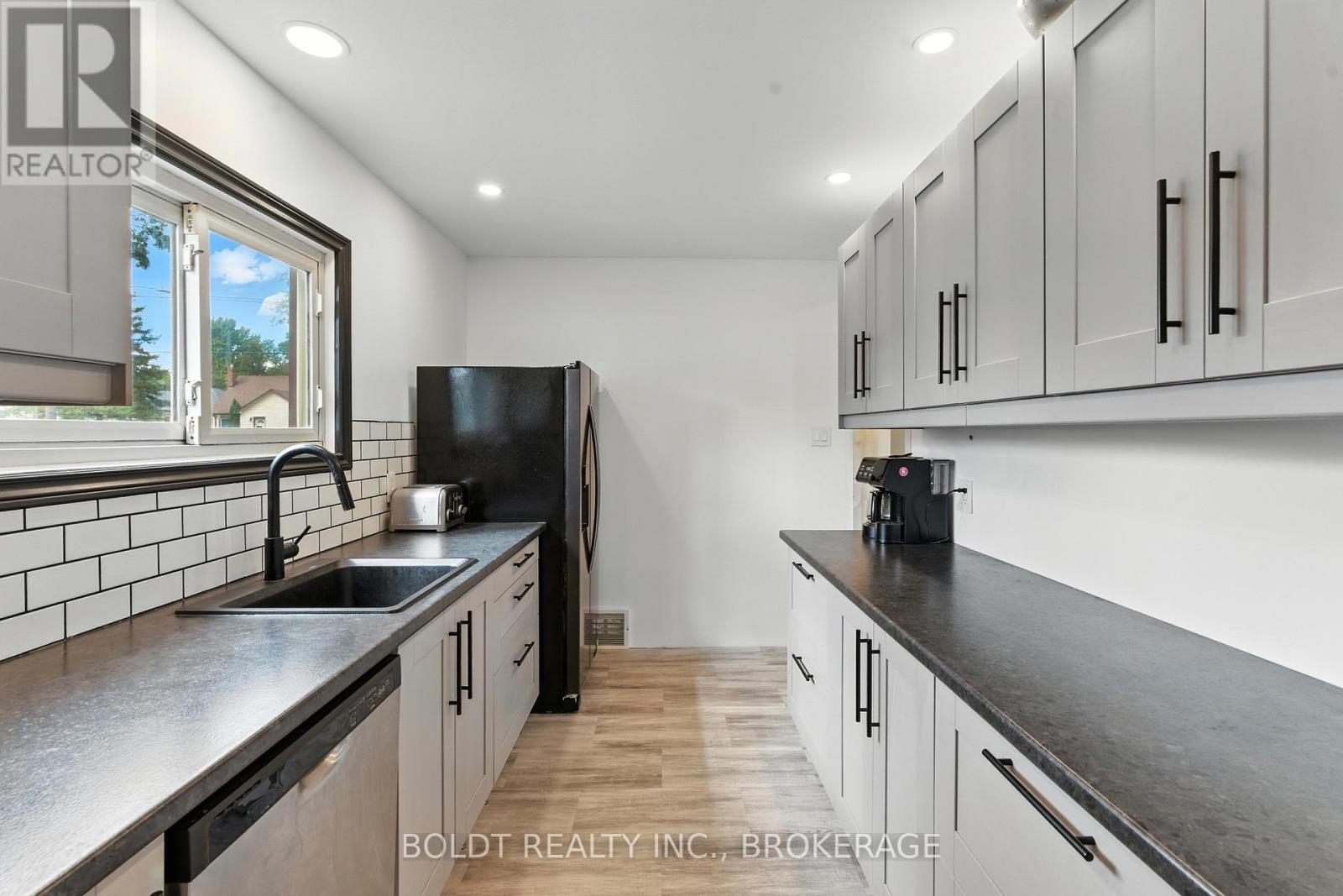 6962 Margaret Street, Niagara Falls (Arad/fallsview), Ontario  L2G 2V9 - Photo 10 - X12747666