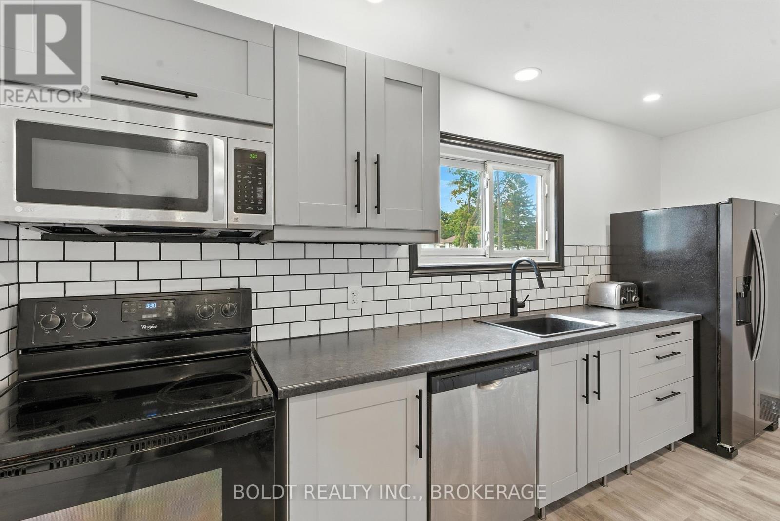 6962 Margaret Street, Niagara Falls (Arad/fallsview), Ontario  L2G 2V9 - Photo 11 - X12747666