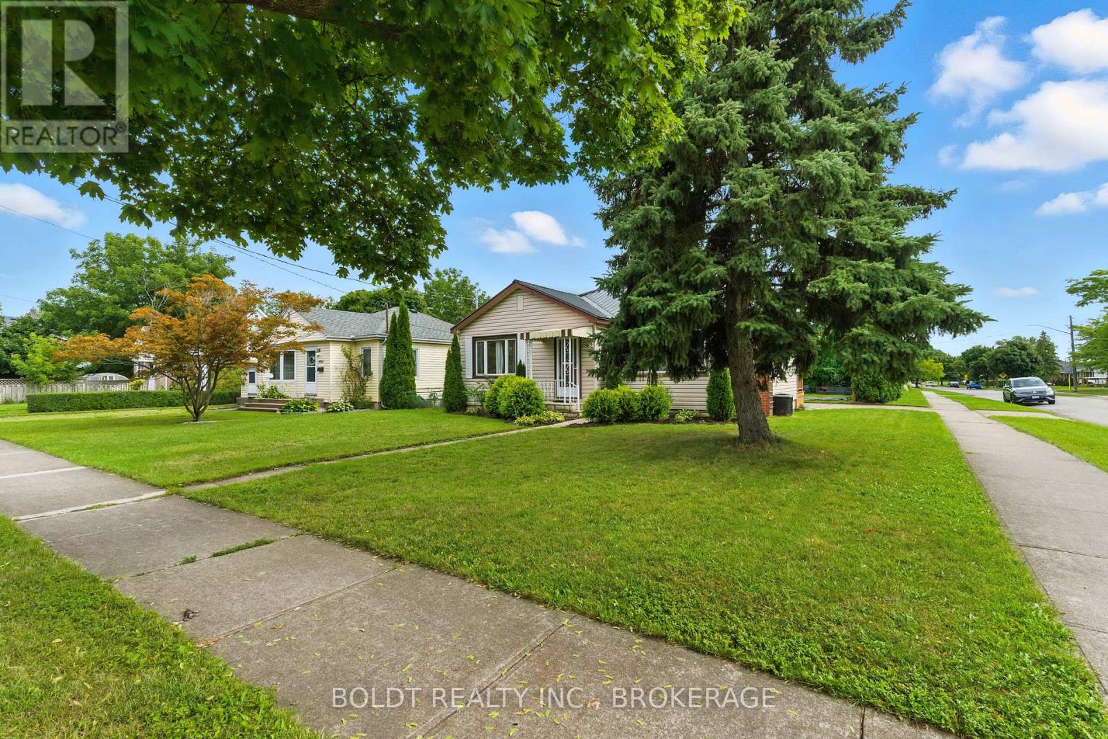 6962 Margaret Street, Niagara Falls (Arad/fallsview), Ontario  L2G 2V9 - Photo 2 - X12747666