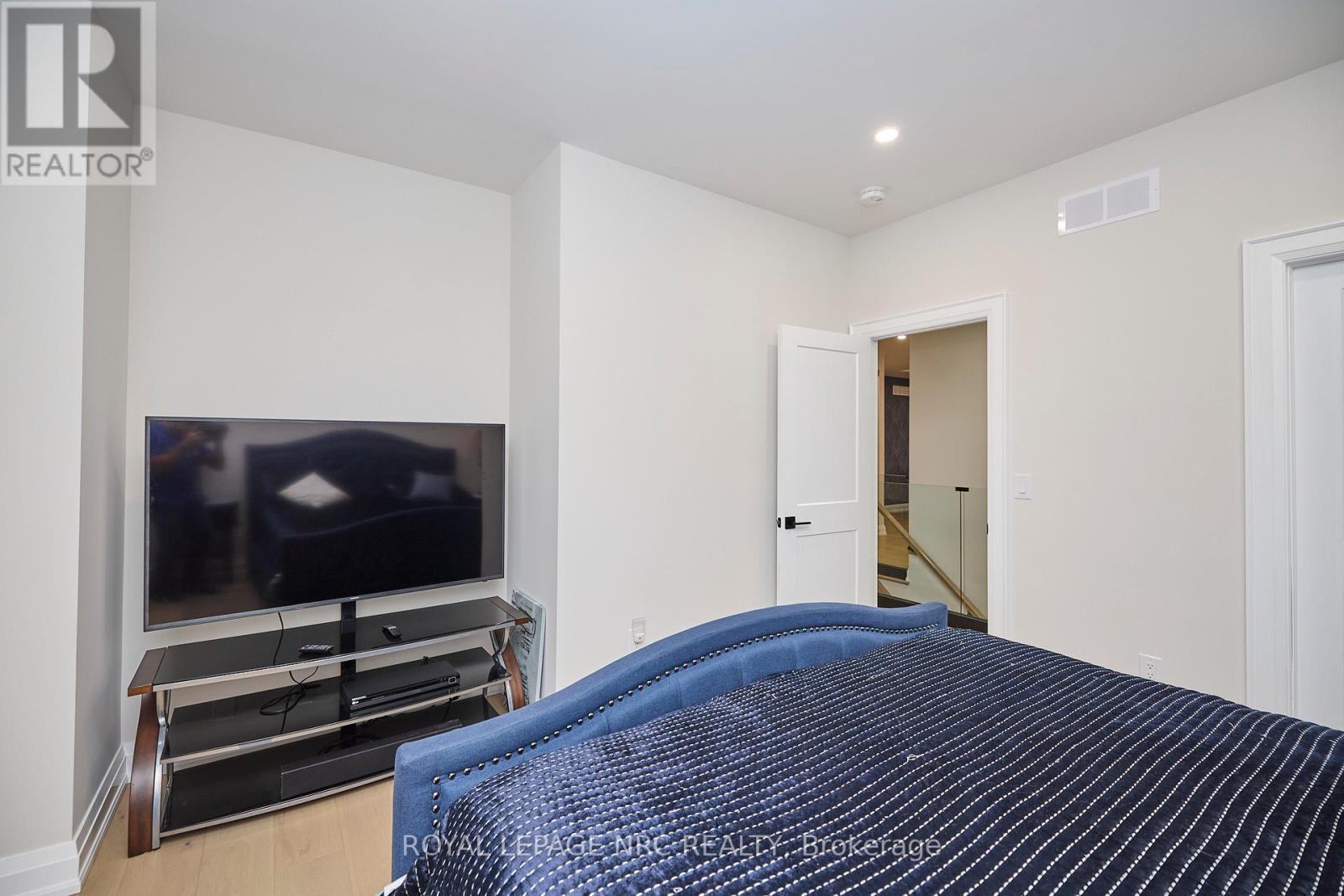 1174 Spears Road, Fort Erie (Crescent Park), Ontario  L2A 4N1 - Photo 24 - X12747744