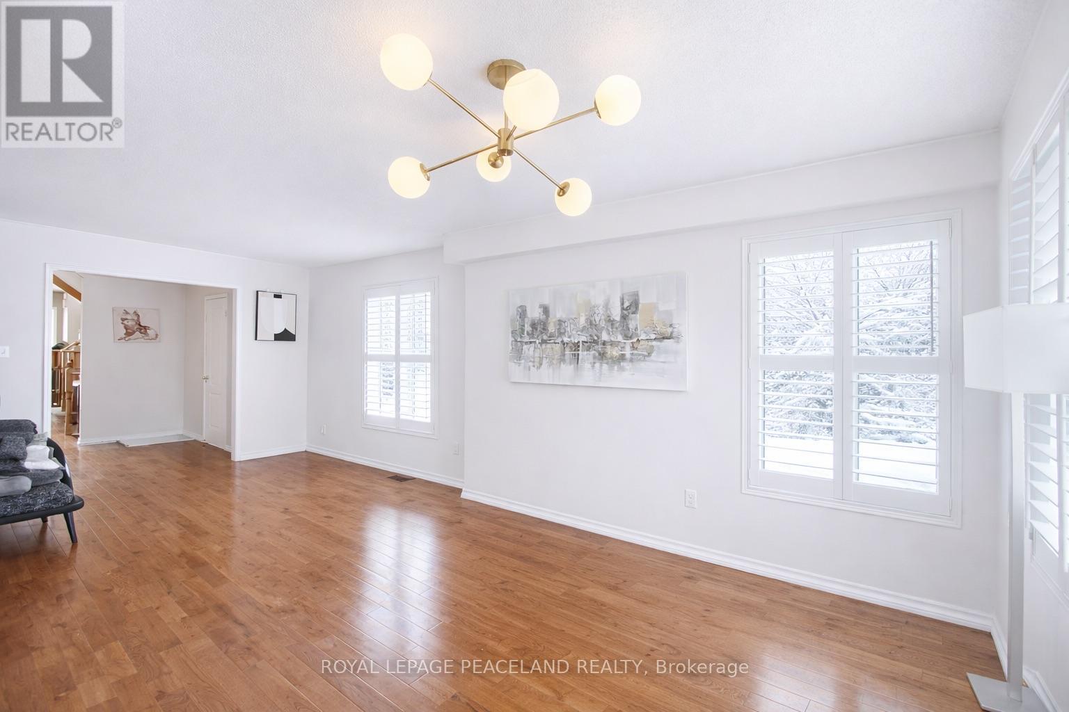 68 Christian Hoover Drive, Whitchurch-Stouffville (Stouffville), Ontario  L4A 0X6 - Photo 9 - N12747092