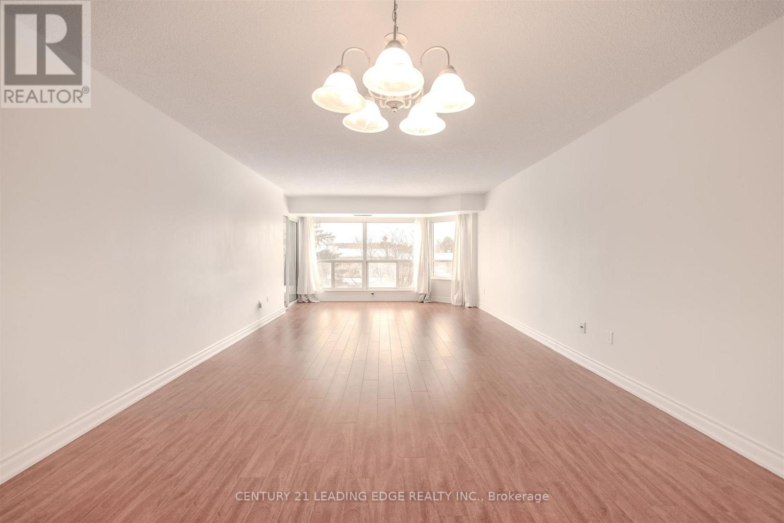 302 - 175 Cedar Avenue, Richmond Hill, Ontario  L4C 9V3 - Photo 4 - N12665352