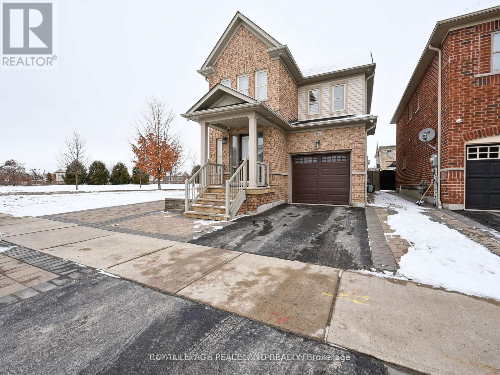 68 Christian Hoover Drive, Whitchurch-Stouffville (Stouffville), Ontario  L4A 0X6 - Photo 3 - N12747092