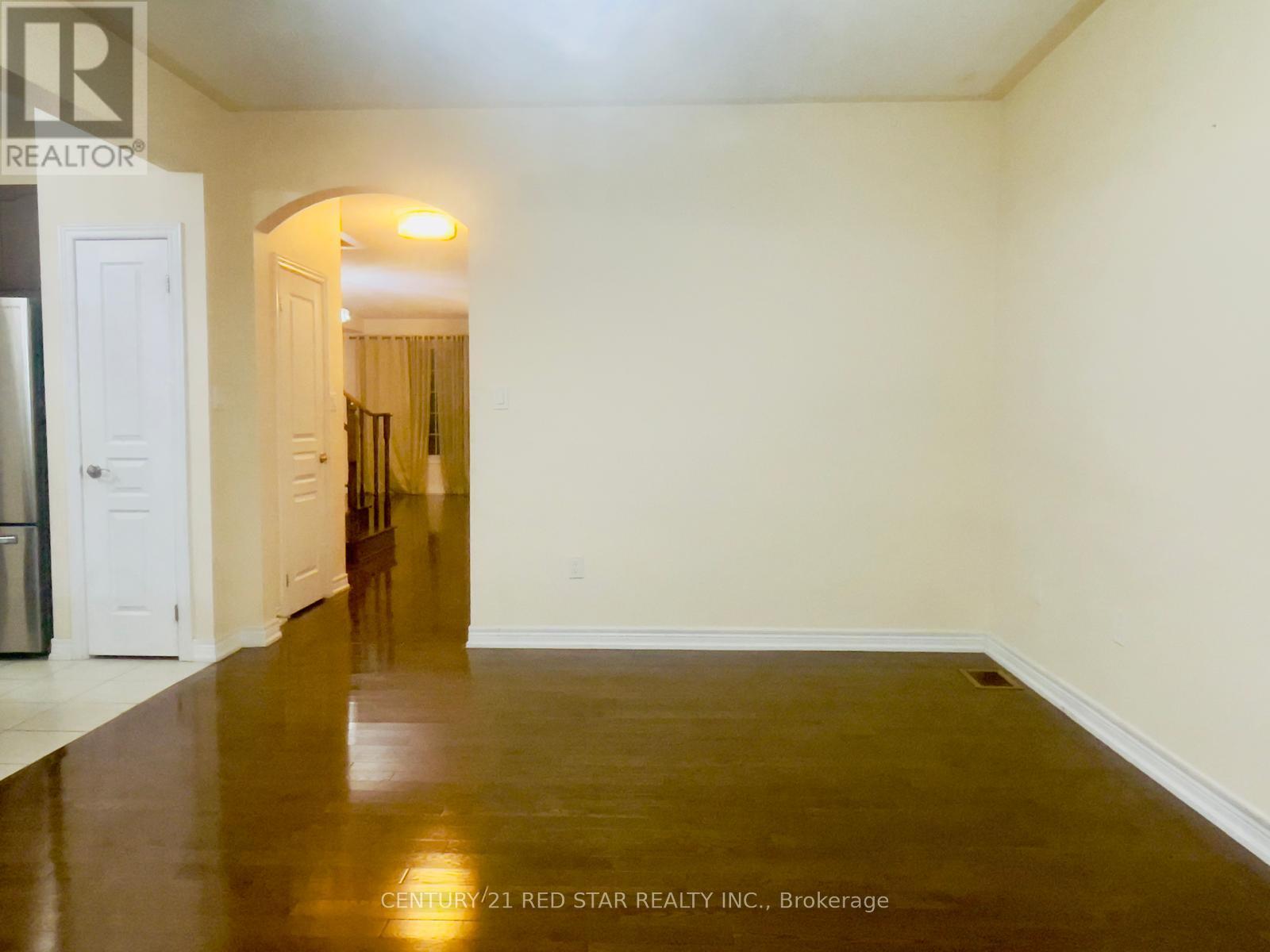 55 Chesterwood Crescent, Brampton, Ontario  L6Y 0Z4 - Photo 5 - W12637344