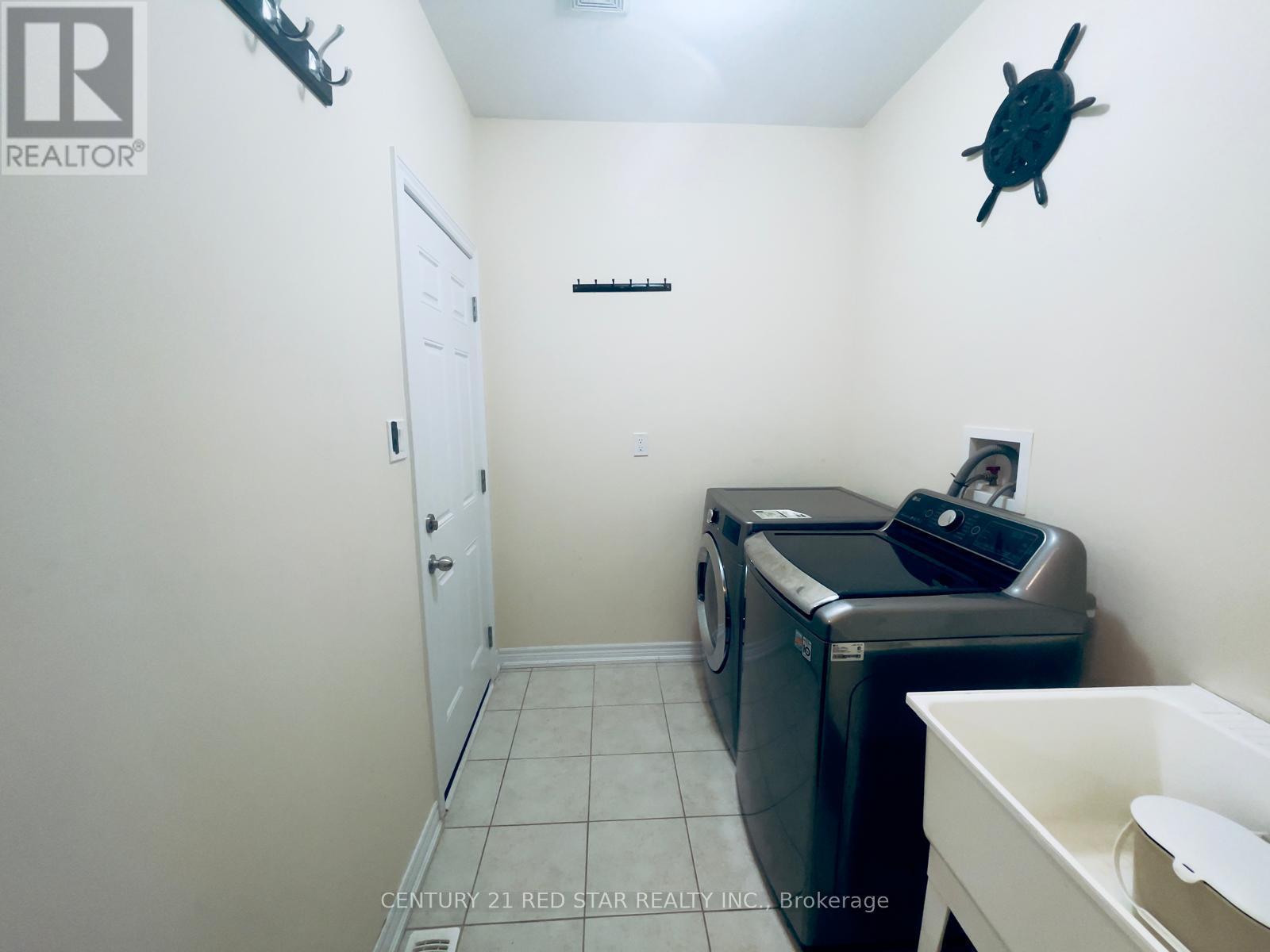 55 Chesterwood Crescent, Brampton, Ontario  L6Y 0Z4 - Photo 6 - W12637344