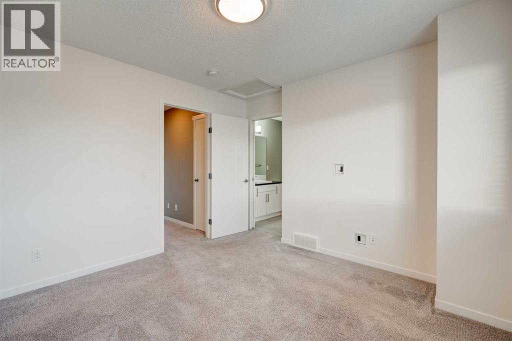198 Masters Avenue Se, Calgary, Alberta  T3M 2B7 - Photo 11 - A2268491