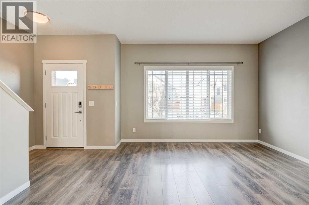 198 Masters Avenue Se, Calgary, Alberta  T3M 2B7 - Photo 3 - A2268491