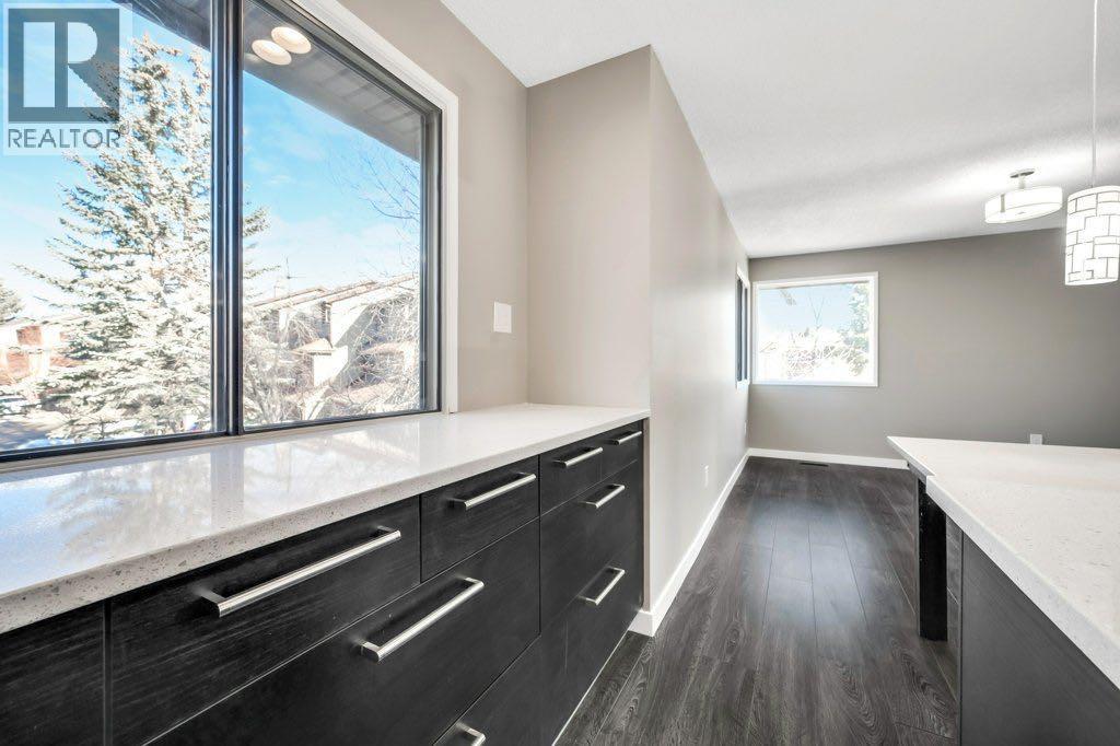 76 Glamis Gardens Sw, Calgary, Alberta  T3E 6S4 - Photo 17 - A2281749