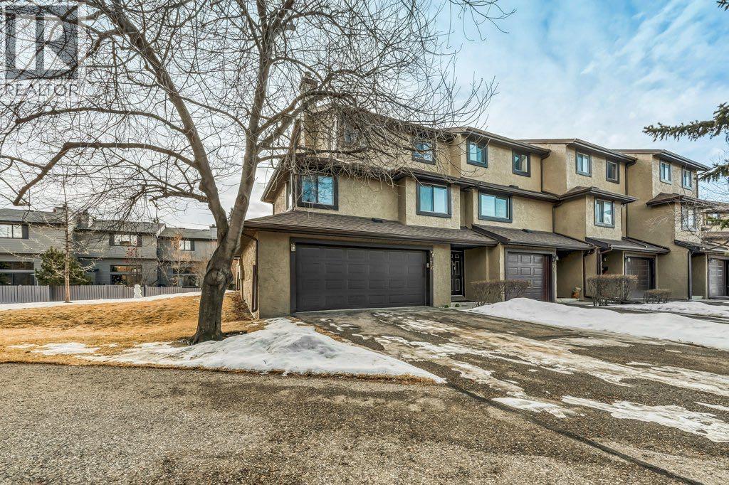 76 Glamis Gardens Sw, Calgary, Alberta  T3E 6S4 - Photo 2 - A2281749