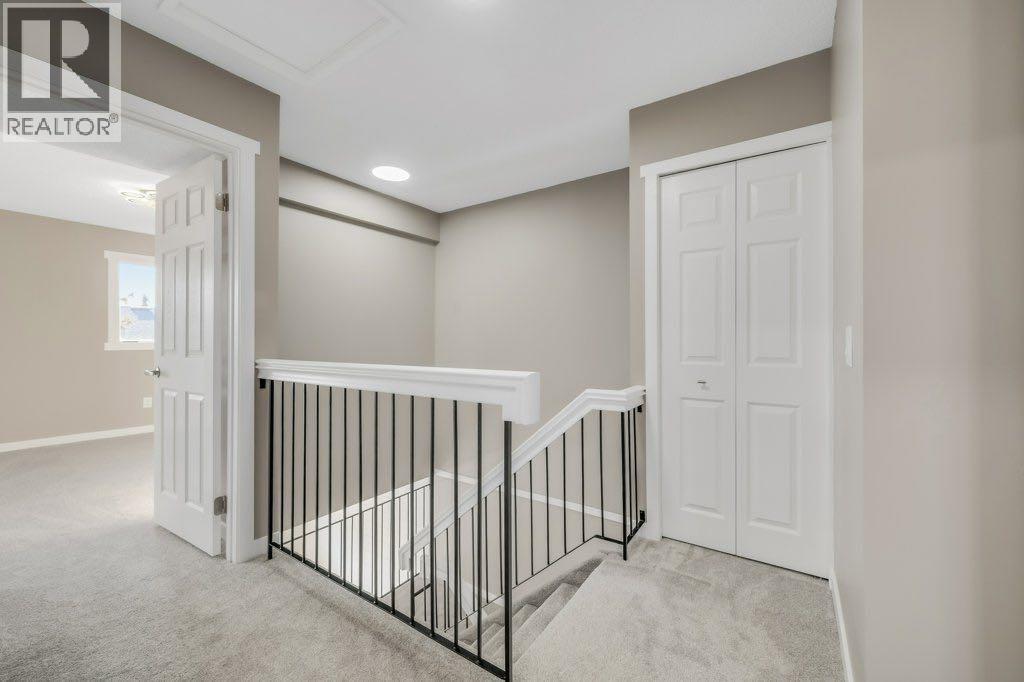 76 Glamis Gardens Sw, Calgary, Alberta  T3E 6S4 - Photo 19 - A2281749