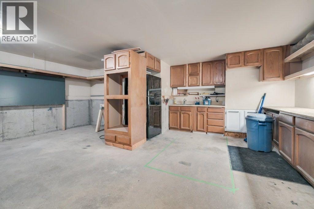 76 Glamis Gardens Sw, Calgary, Alberta  T3E 6S4 - Photo 33 - A2281749