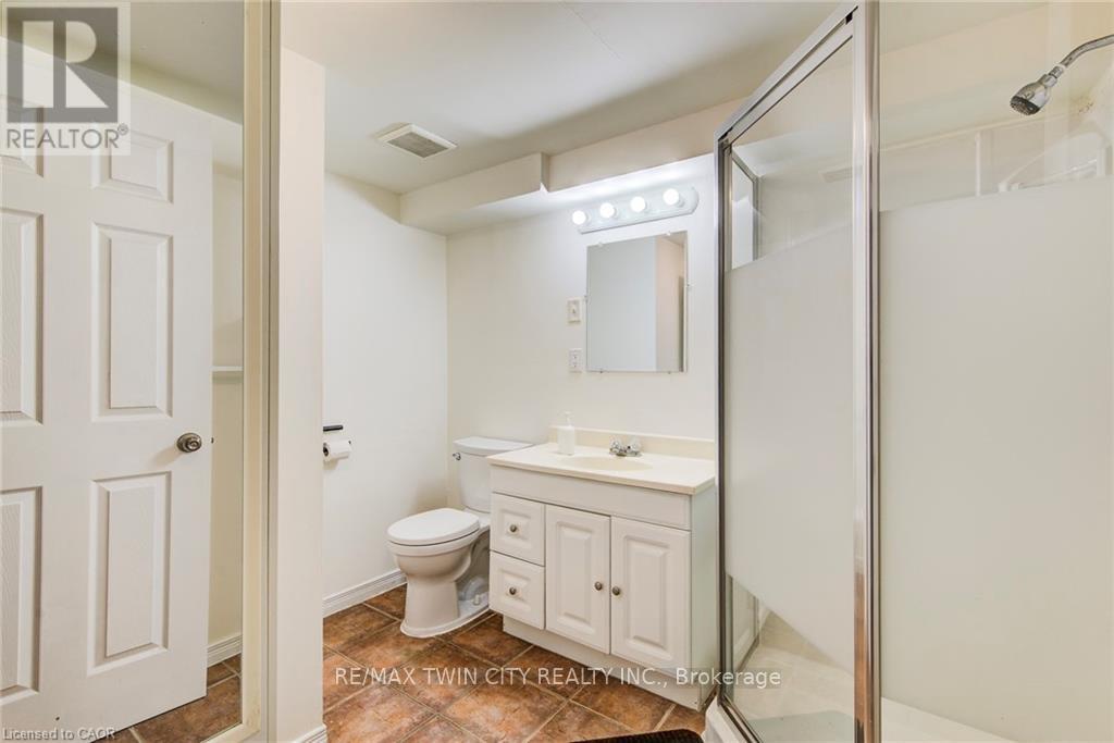 839 Doon Village Road, Kitchener, Ontario  N2P 1A1 - Photo 35 - X12742170