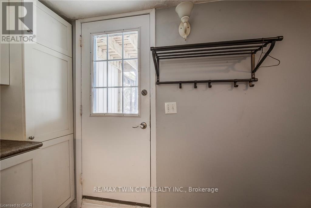 839 Doon Village Road, Kitchener, Ontario  N2P 1A1 - Photo 36 - X12742170