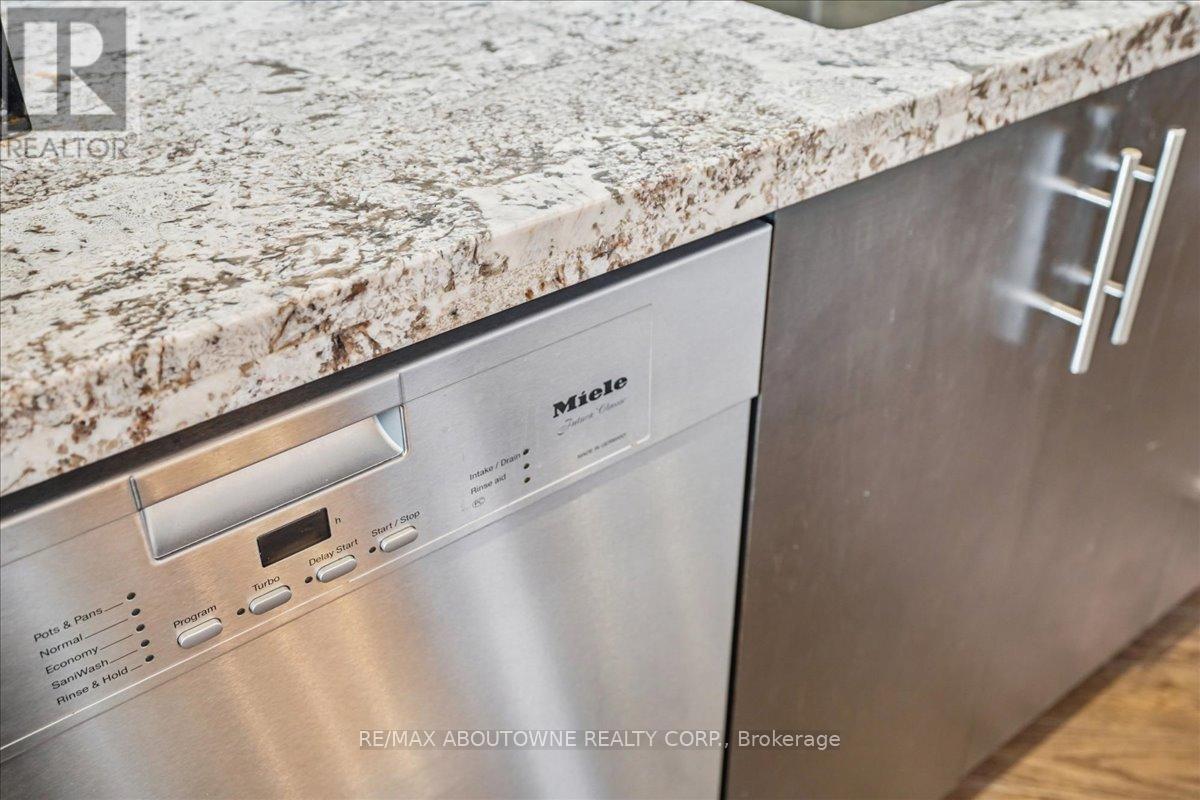 701 - 23 Glebe Road W, Toronto, Ontario  M5P 0A1 - Photo 8 - C12747596