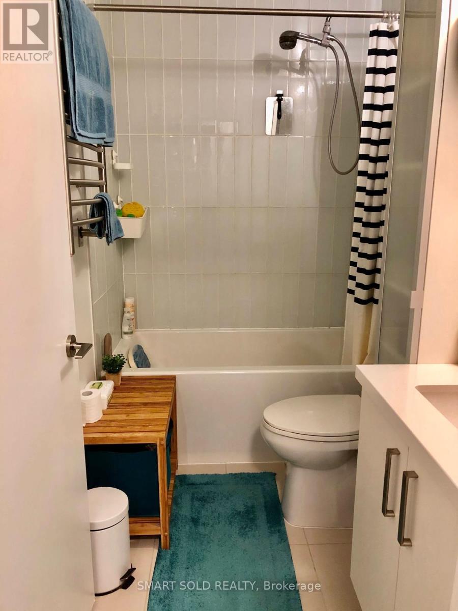 S1306 - 120 Bayview Avenue, Toronto, Ontario  M5A 0G4 - Photo 6 - C12747614