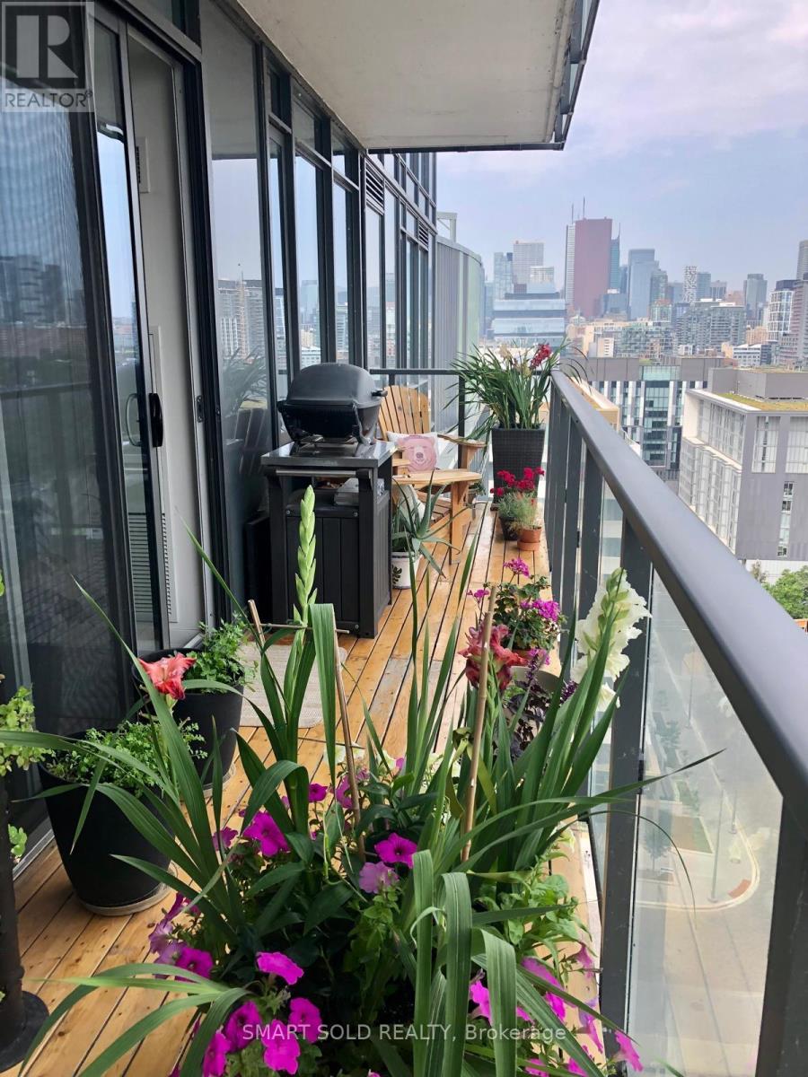 S1306 - 120 Bayview Avenue, Toronto, Ontario  M5A 0G4 - Photo 7 - C12747614