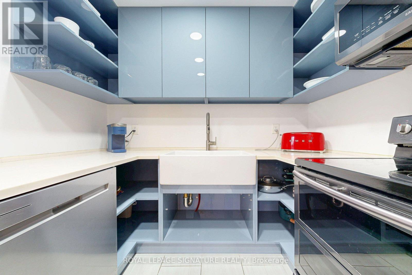 410/204 - 33 Harbour Square, Toronto, Ontario  M5J 2G2 - Photo 14 - C12747616