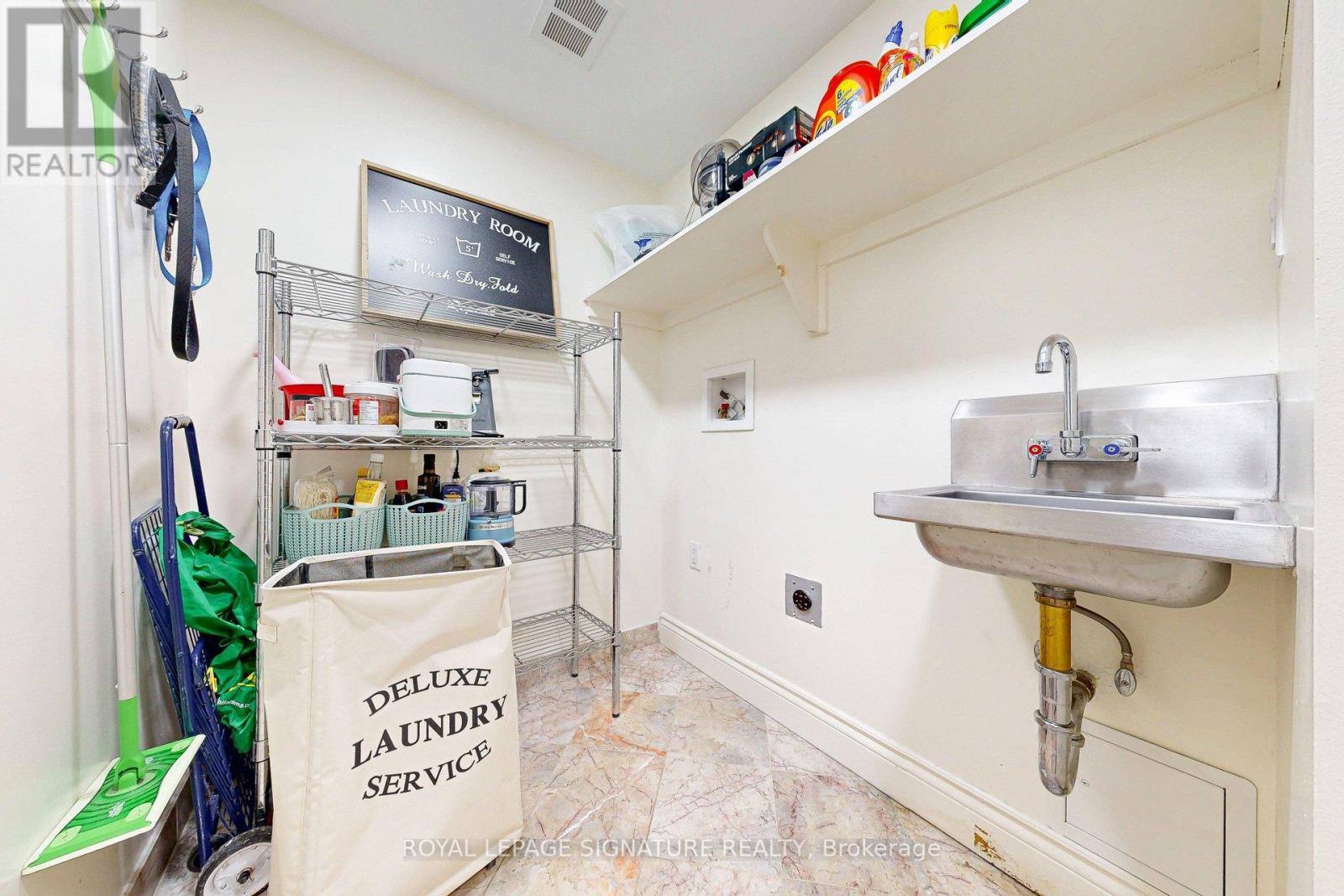 410/204 - 33 Harbour Square, Toronto, Ontario  M5J 2G2 - Photo 17 - C12747616