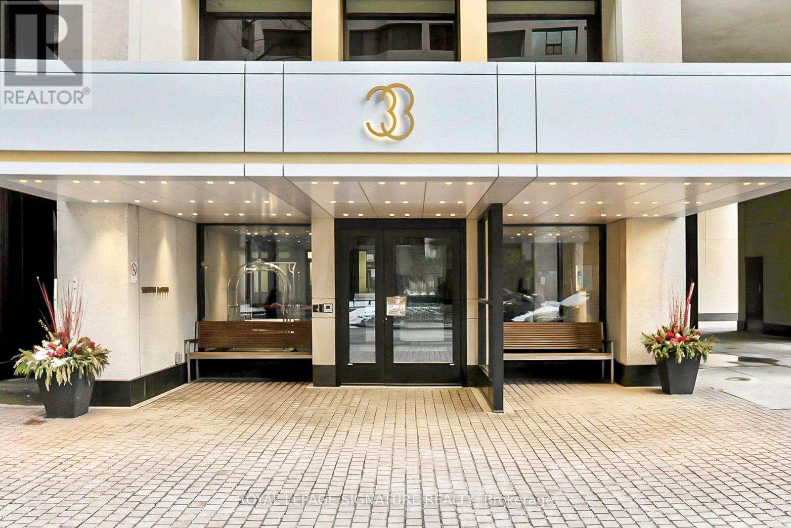 410/204 - 33 Harbour Square, Toronto, Ontario  M5J 2G2 - Photo 2 - C12747616