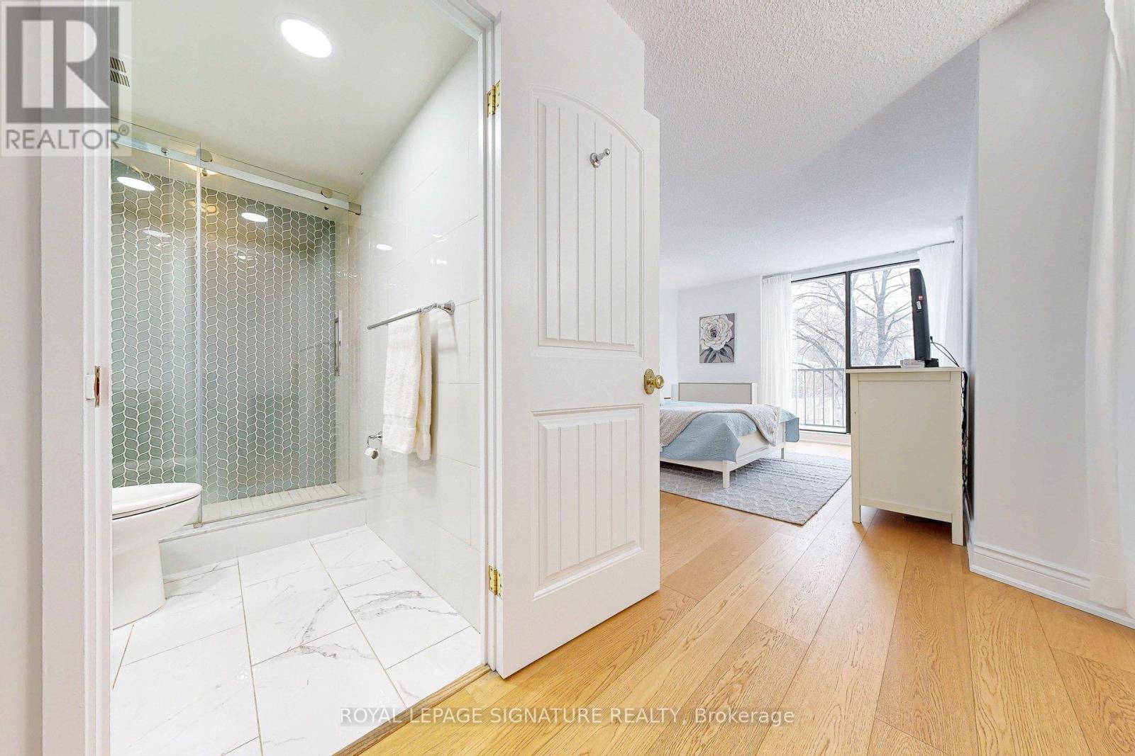410/204 - 33 Harbour Square, Toronto, Ontario  M5J 2G2 - Photo 21 - C12747616