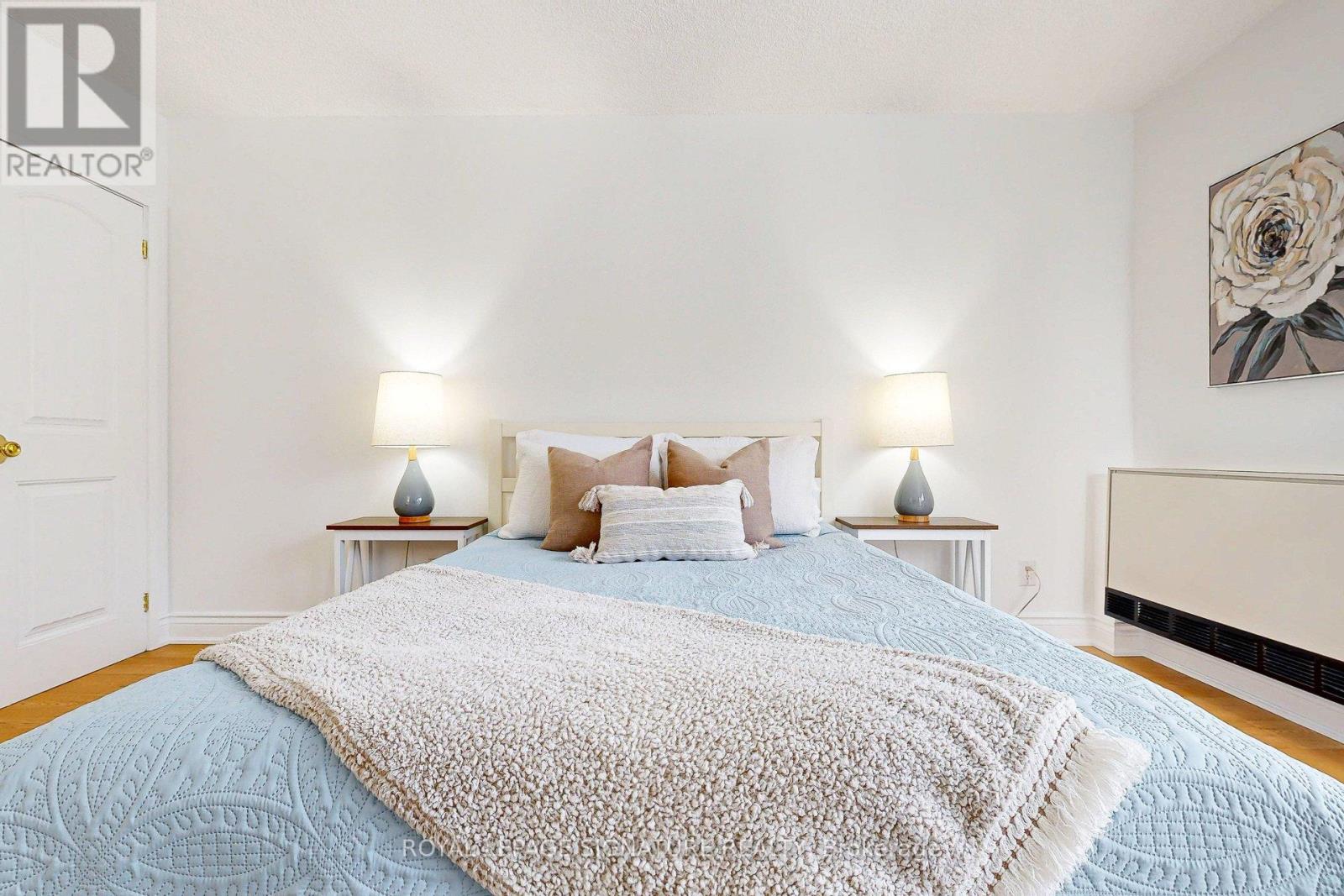 410/204 - 33 Harbour Square, Toronto, Ontario  M5J 2G2 - Photo 23 - C12747616