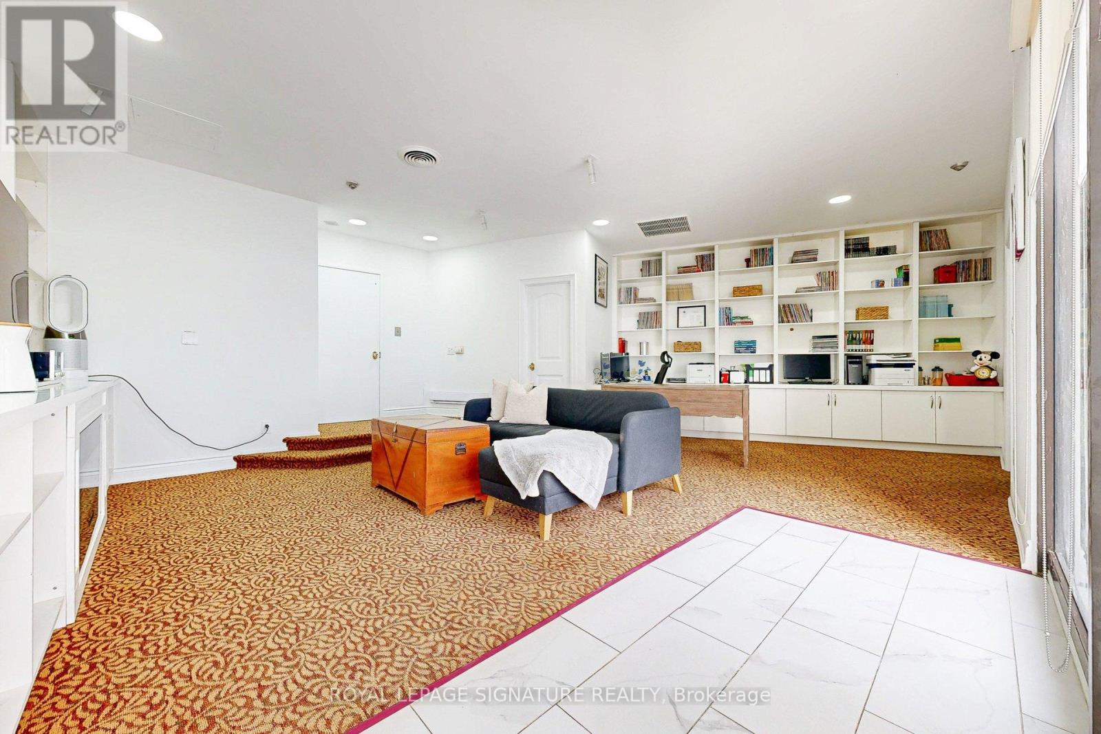 410/204 - 33 Harbour Square, Toronto, Ontario  M5J 2G2 - Photo 31 - C12747616