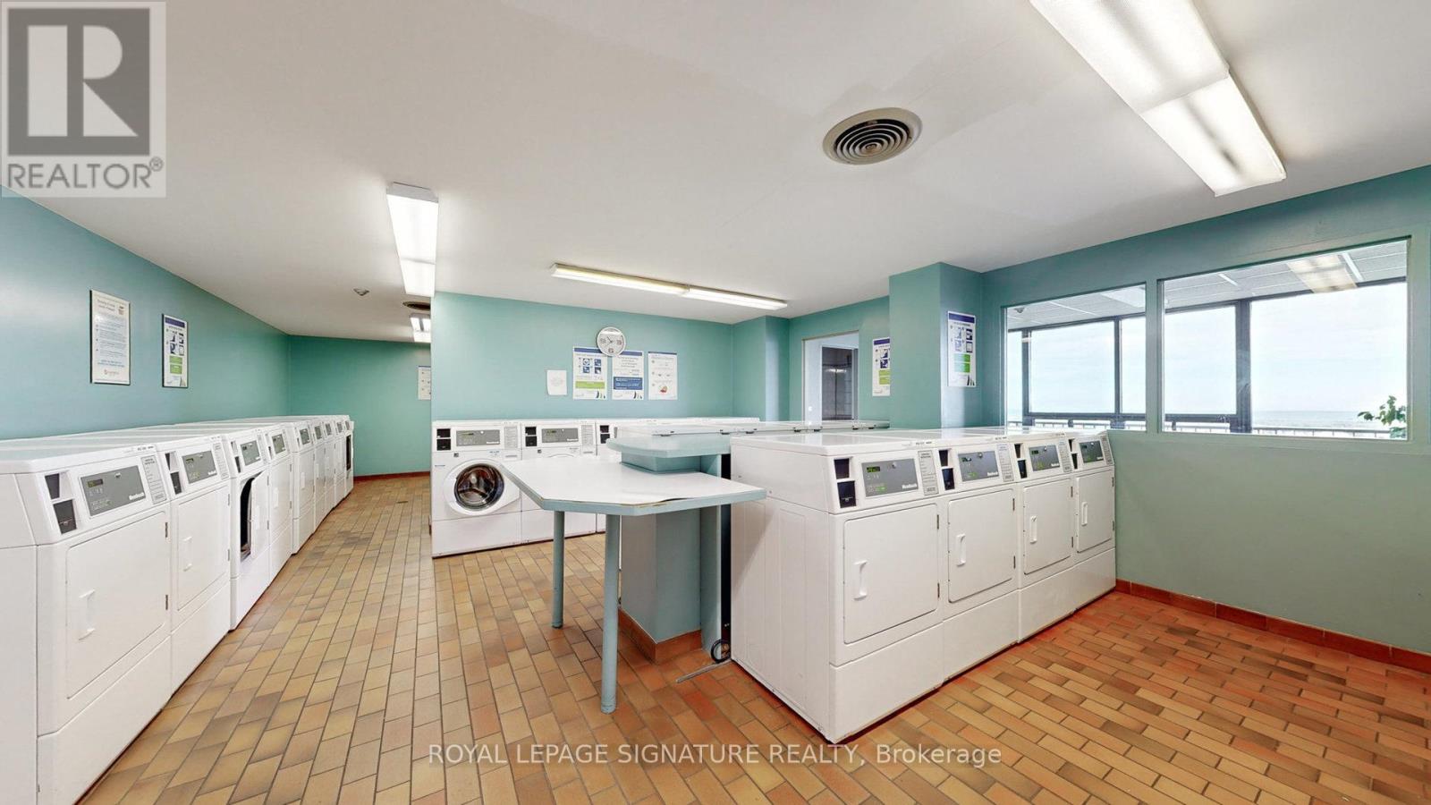 410/204 - 33 Harbour Square, Toronto, Ontario  M5J 2G2 - Photo 49 - C12747616