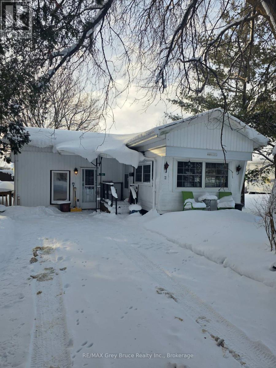 126 Harvey Street, Georgian Bluffs, Ontario  N0H 2N0 - Photo 34 - X12374767