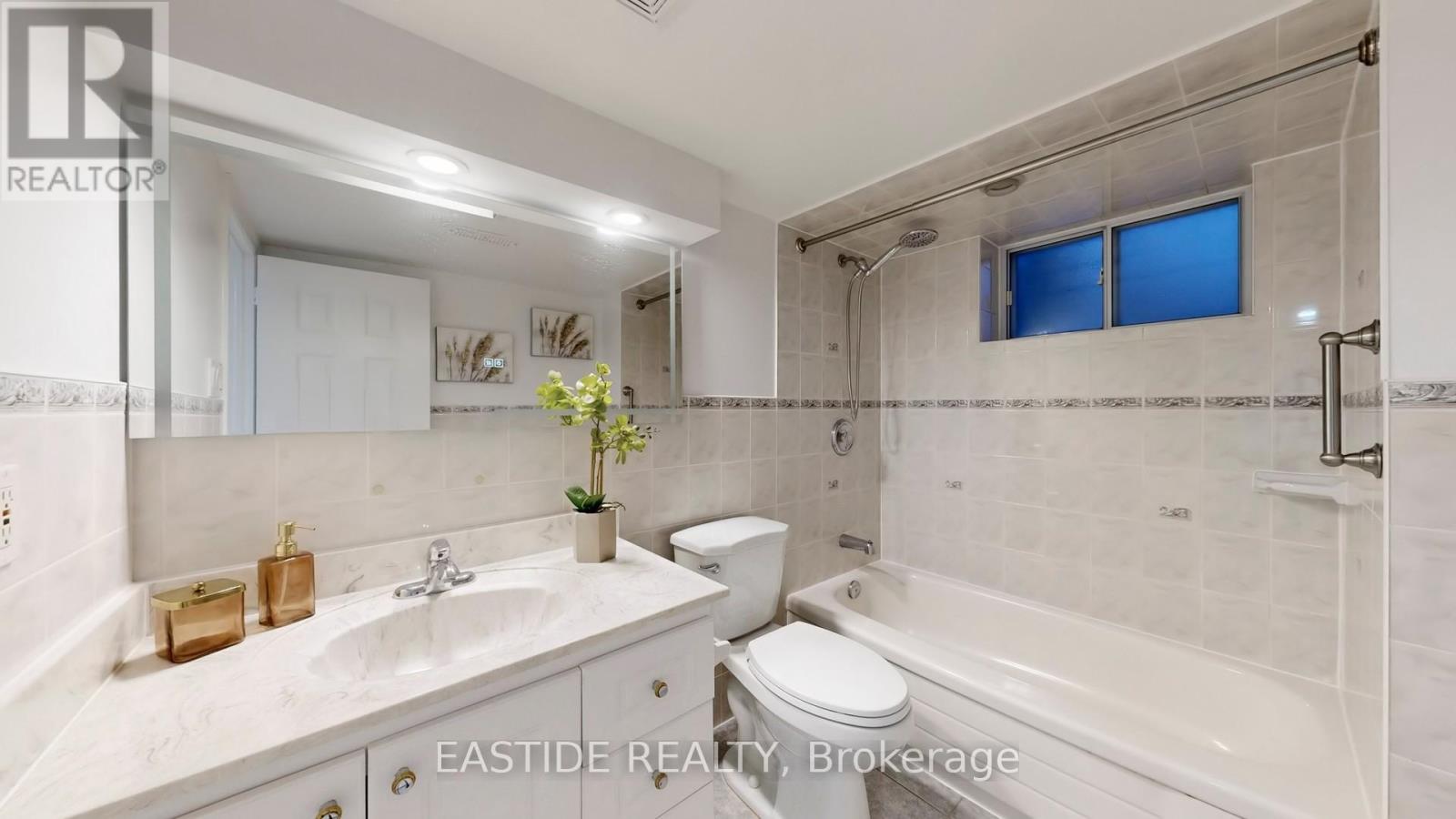 202 Queensdale Avenue, Toronto, Ontario  M4C 2A9 - Photo 37 - E12747640