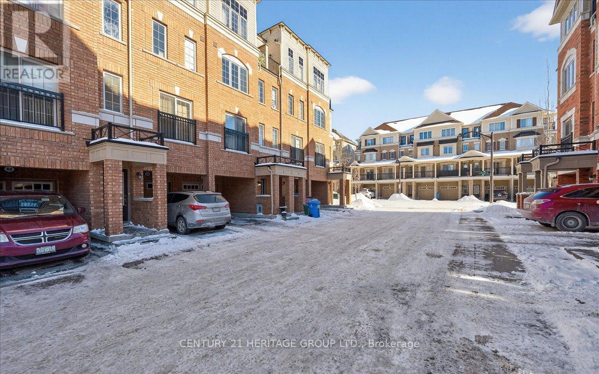 258 - 32 Foal Path S, Oshawa, Ontario  L1L 0L2 - Photo 2 - E12747664