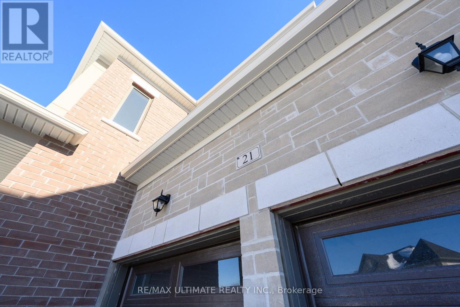 21 Fire King Drive, Whitby, Ontario  L1P 0R4 - Photo 2 - E12747712