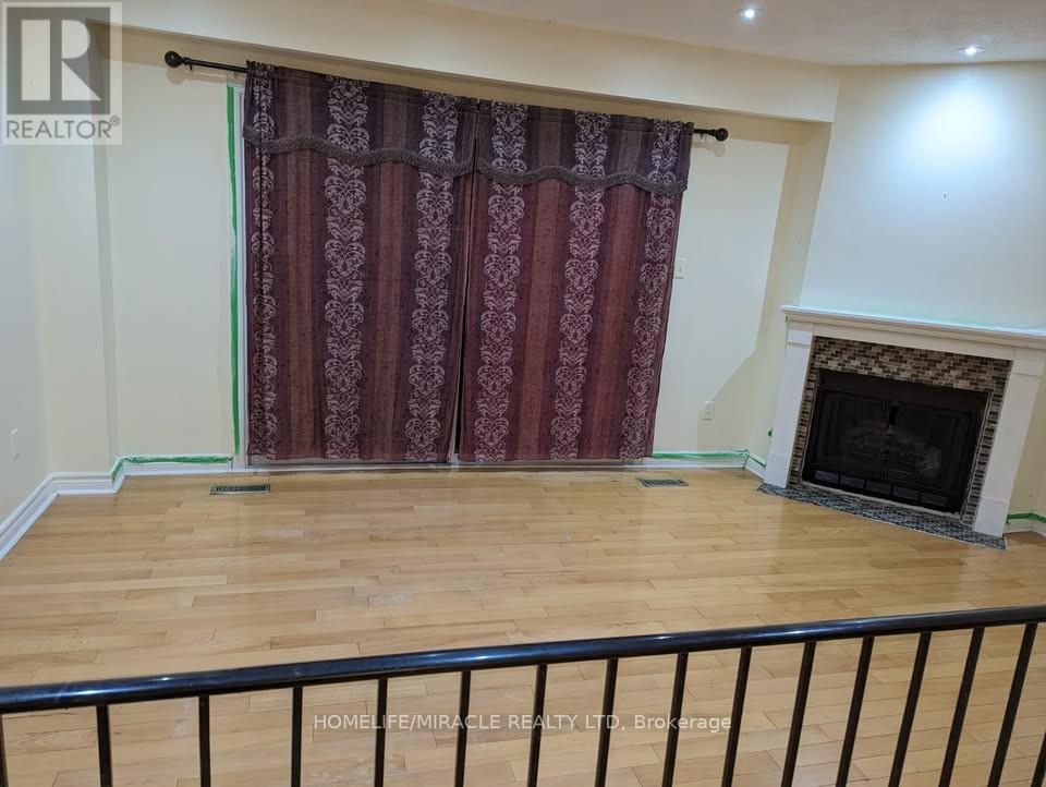 3 Malabar Crescent, Brampton, Ontario  L6S 3X6 - Photo 5 - W12722894