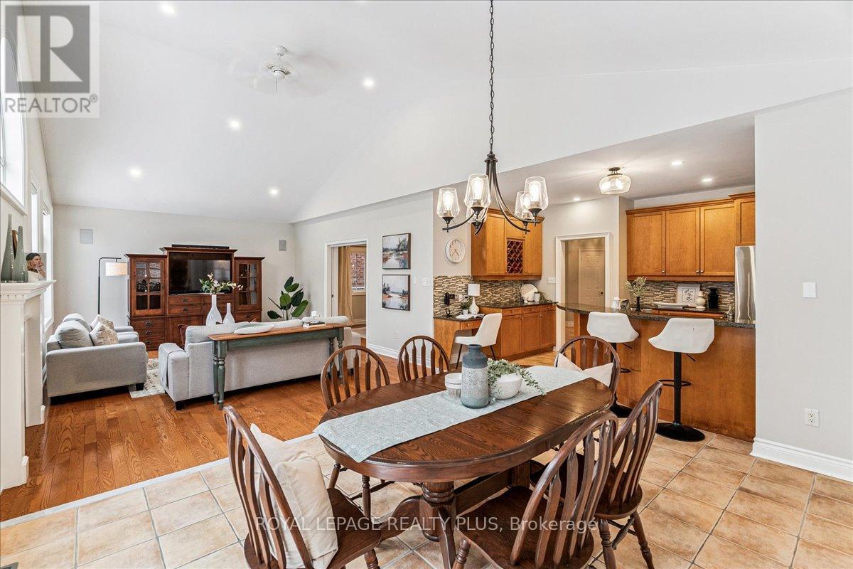 6409 Western Skies Way, Mississauga, Ontario  L5W 1H5 - Photo 11 - W12724012