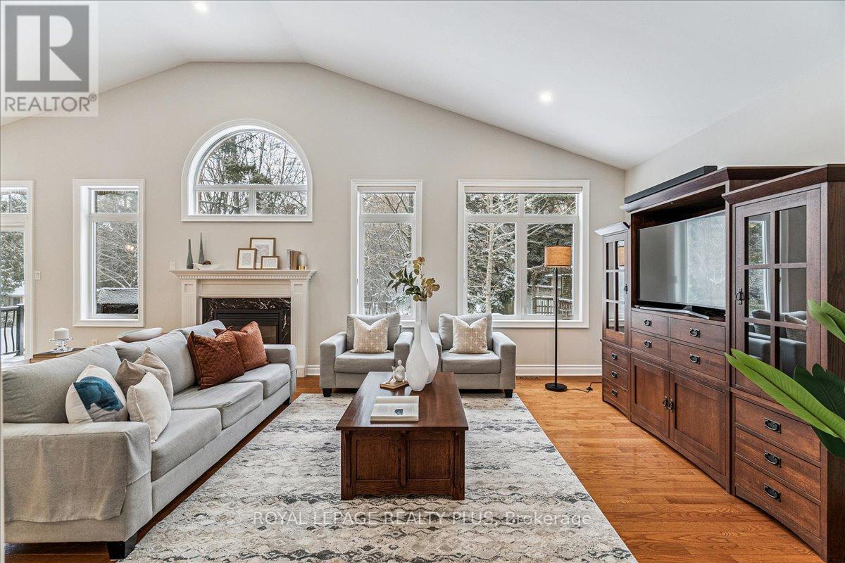 6409 Western Skies Way, Mississauga, Ontario  L5W 1H5 - Photo 3 - W12724012