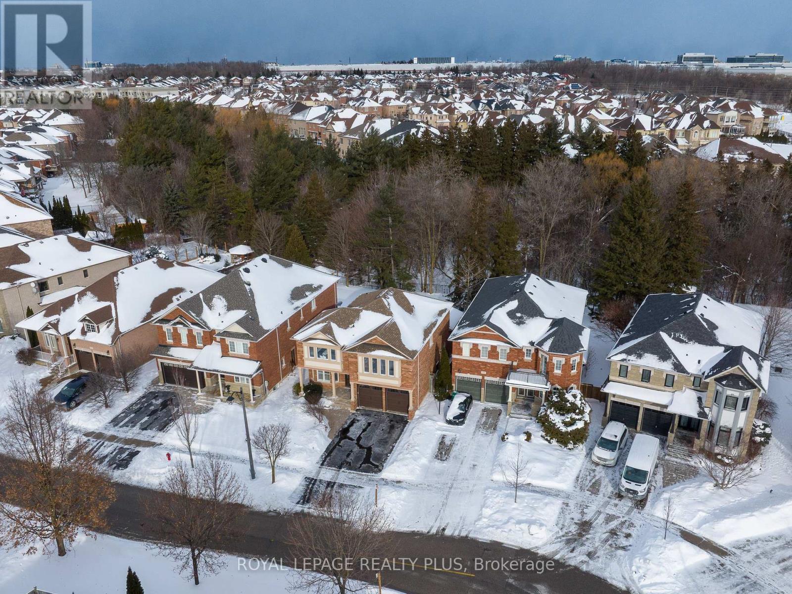 6409 Western Skies Way, Mississauga, Ontario  L5W 1H5 - Photo 2 - W12724012