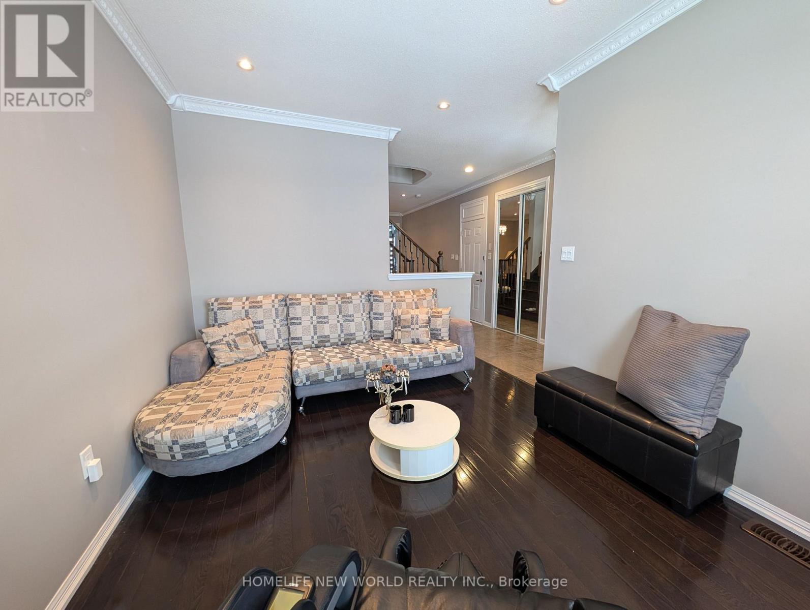 105 James Parrott Avenue, Markham, Ontario  L6E 2B3 - Photo 4 - N12747602