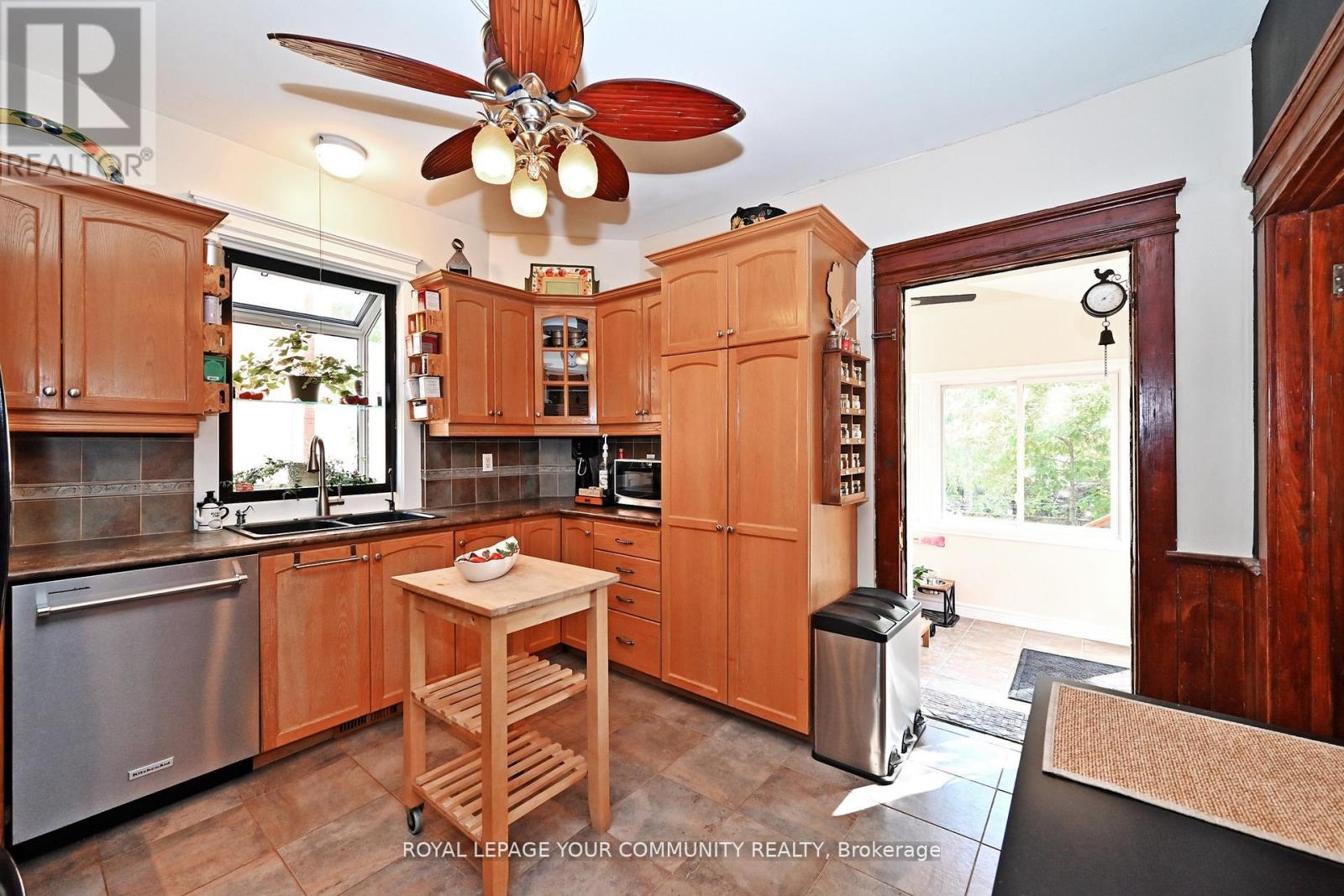 448 Timothy Street, Newmarket, Ontario  L3Y 1P8 - Photo 16 - N12747618