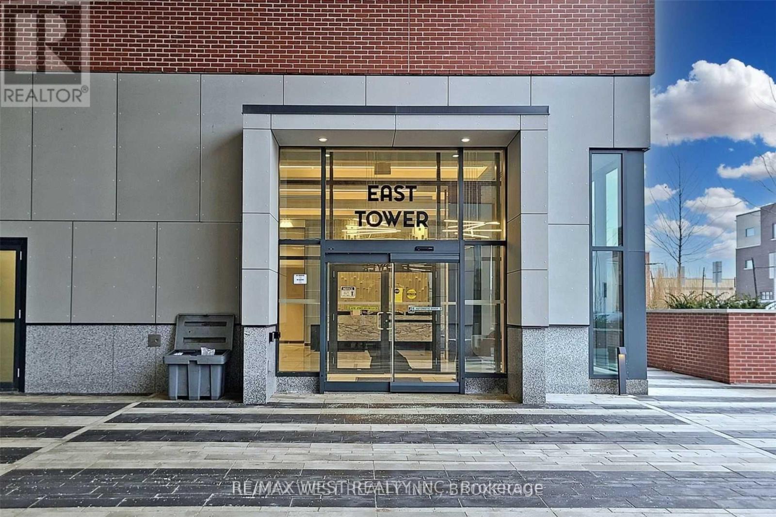 410 - 99 Eagle Rock Way, Vaughan, Ontario  L6A 5A7 - Photo 3 - N12747630