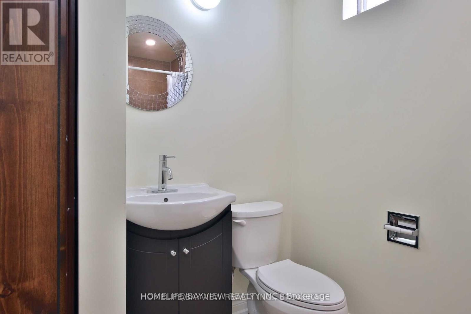 19 Fraser Street, Markham, Ontario  L3T 5H7 - Photo 4 - N12747674