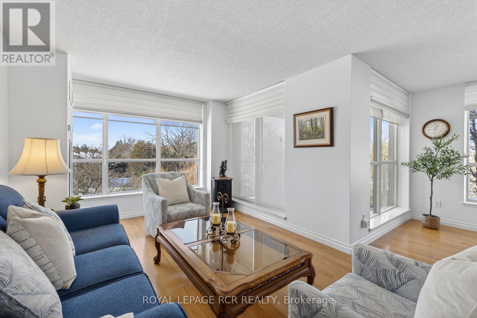 213 - 14924 Yonge Street, Aurora, Ontario  L4G 6H7 - Photo 16 - N12747746