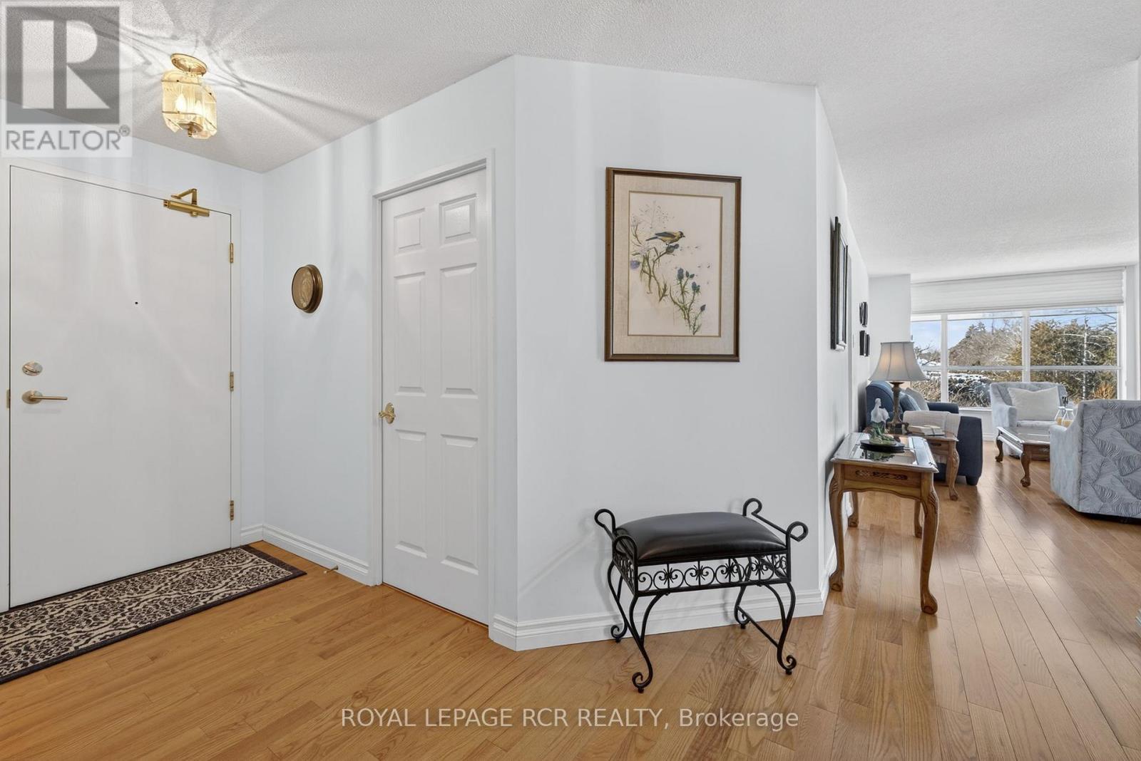 213 - 14924 Yonge Street, Aurora, Ontario  L4G 6H7 - Photo 5 - N12747746