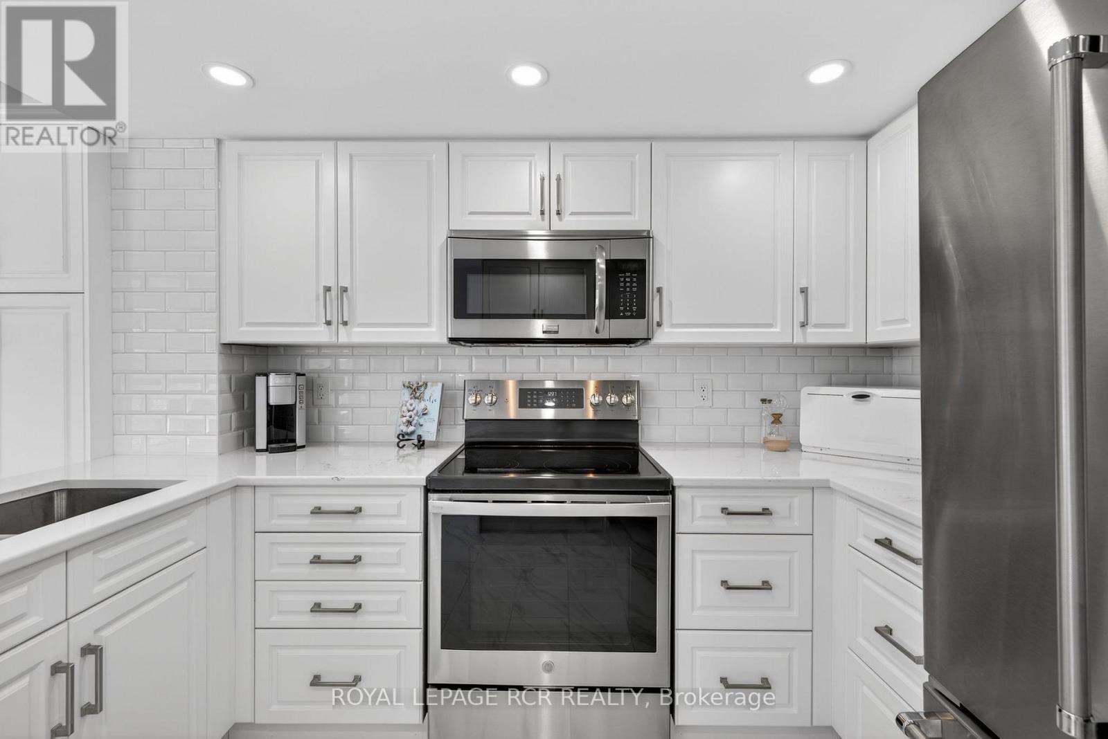 213 - 14924 Yonge Street, Aurora, Ontario  L4G 6H7 - Photo 7 - N12747746