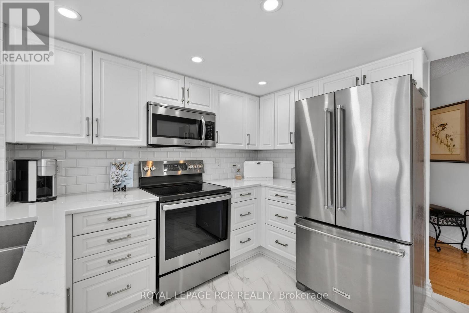 213 - 14924 Yonge Street, Aurora, Ontario  L4G 6H7 - Photo 8 - N12747746