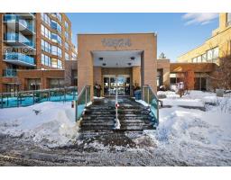 213 - 14924 YONGE STREET, Aurora, Ontario