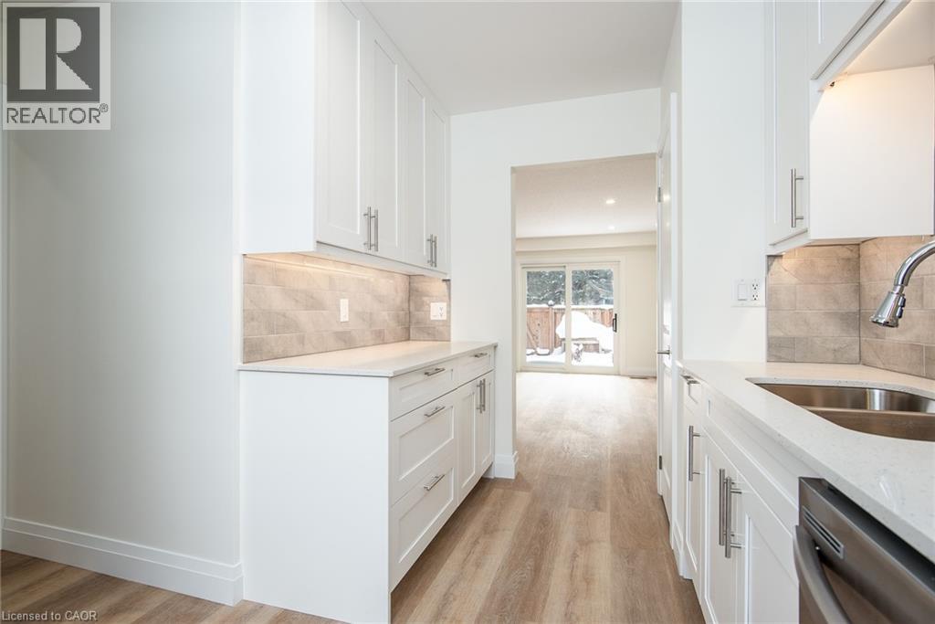 27 Queenston Drive, Kitchener, Ontario  N2B 2T8 - Photo 18 - 40802188