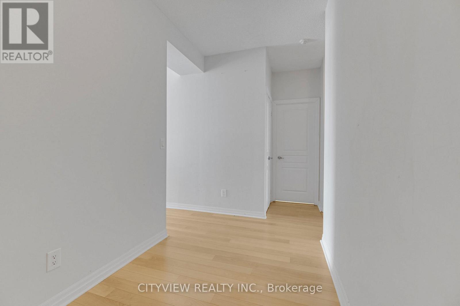 2406 - 225 Webb Drive, Mississauga (City Centre), Ontario  L5B 2P2 - Photo 14 - W12747656