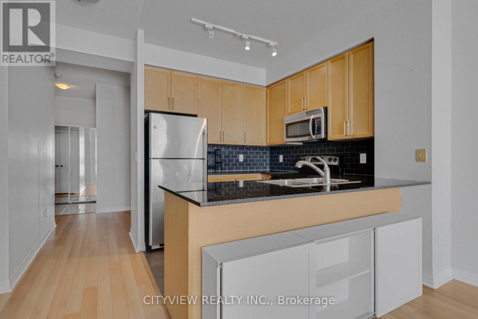 2406 - 225 Webb Drive, Mississauga (City Centre), Ontario  L5B 2P2 - Photo 21 - W12747656