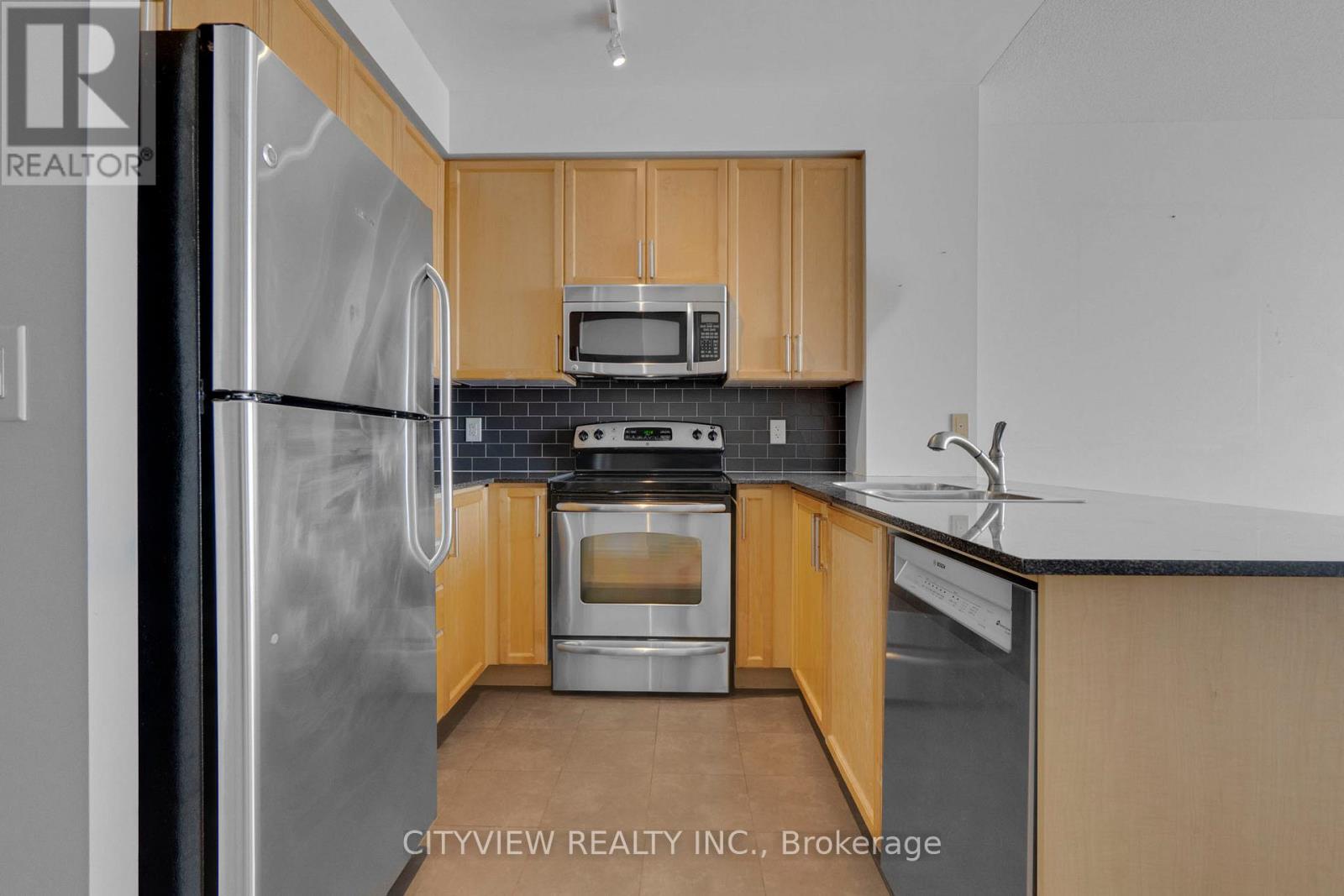 2406 - 225 Webb Drive, Mississauga (City Centre), Ontario  L5B 2P2 - Photo 22 - W12747656